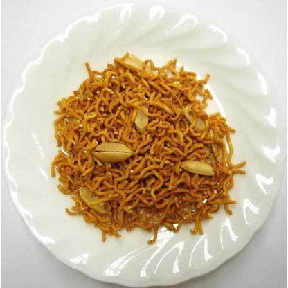 Oyatsu Company Baby Star Snacks Spicy Chicken Taste / Richness chicken flavor  6 bags