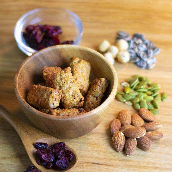 MorinagaSeika Macrobiotic Biscuit - Hazelnut and Cacao / Almond and Cranberry 100g
