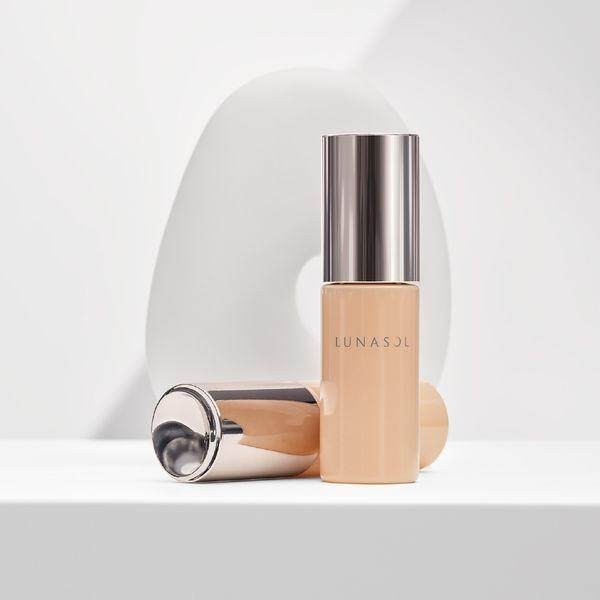 Lunasol Clarity Flow Liquid Foundation SO01 / OC01 / OC02/ OC03 / OC04 / BE02 (30ml)